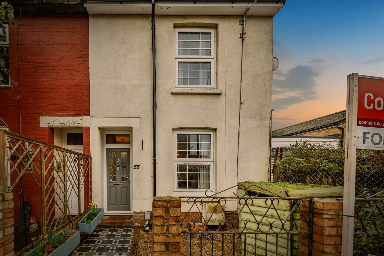 2 bed house for sale — Ardenham Street, Aylesbury