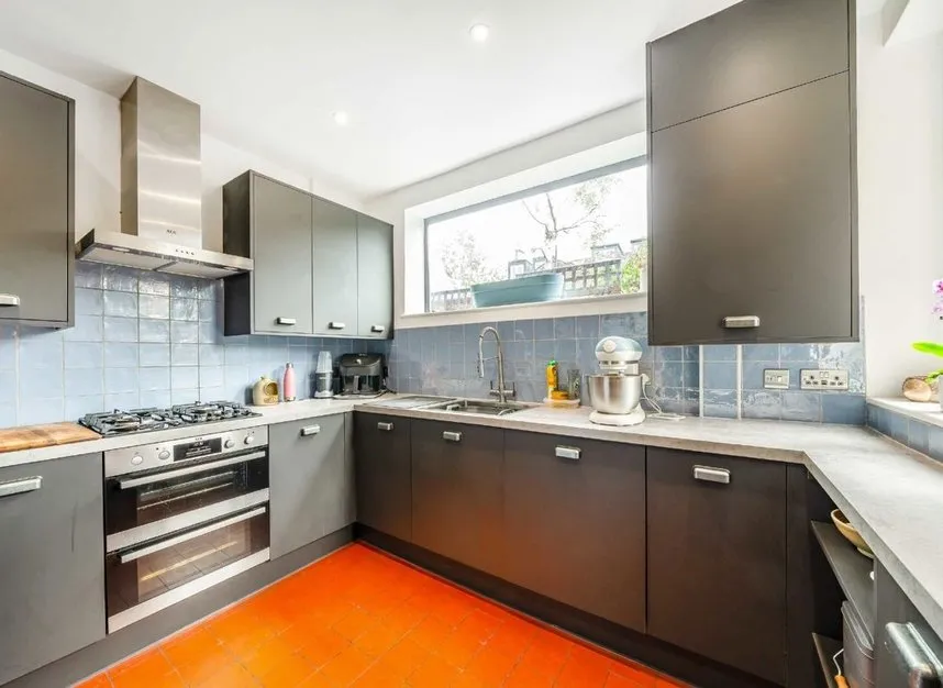 Varna Road, Hampton Village, TW12, photo 5