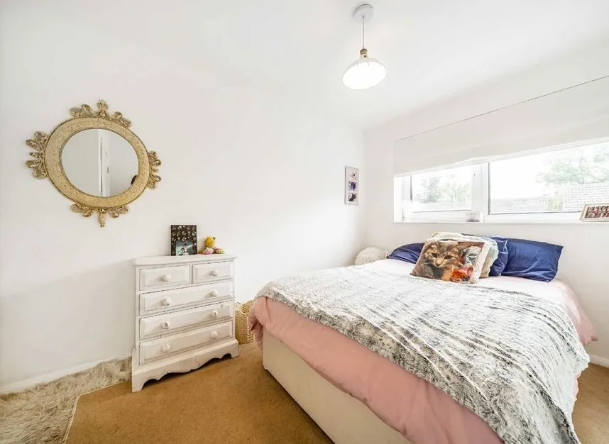 Varna Road, Hampton Village, TW12, photo 7