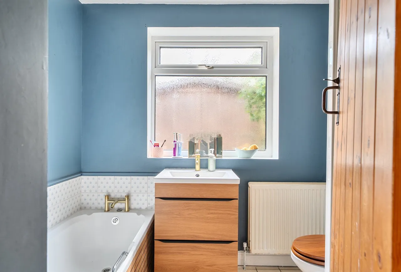 Poplar Road, Gloucestershire, Warmley, BS30 5JU, photo 12