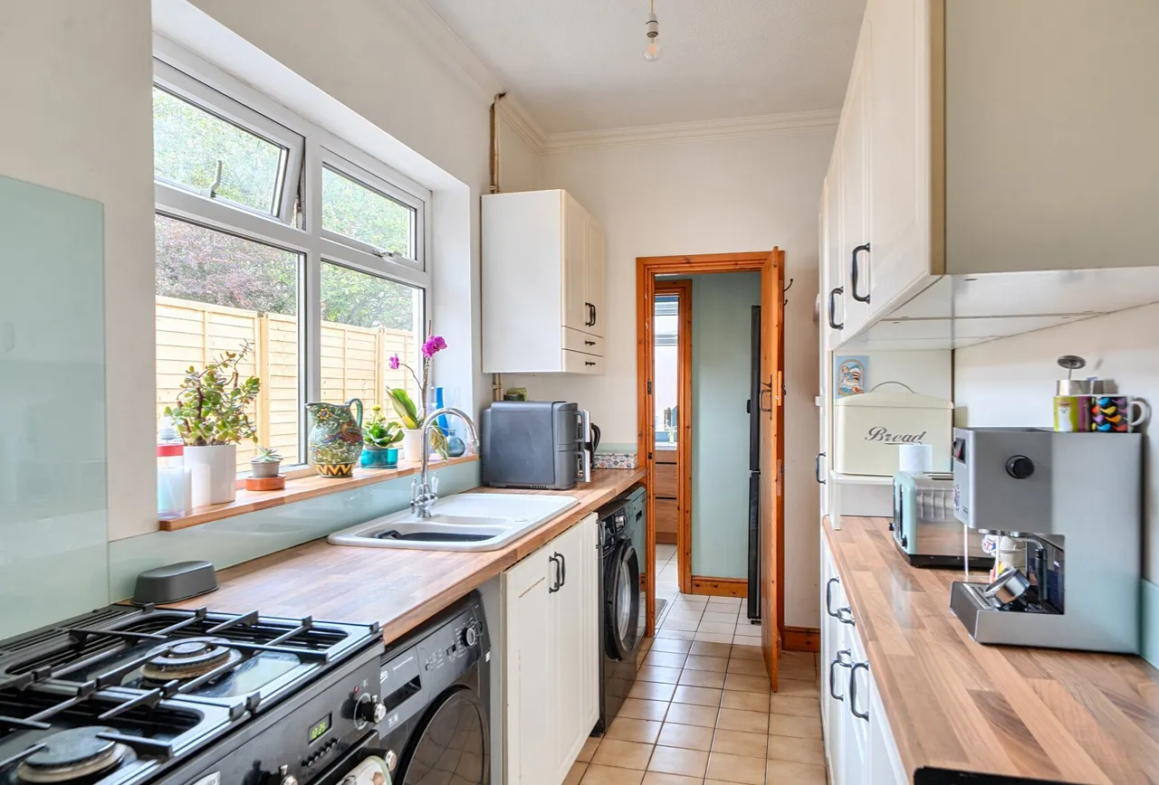 Poplar Road, Gloucestershire, Warmley, BS30 5JU, photo 6
