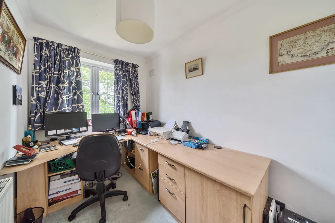 Stoatley Rise, Haslemere, GU27, photo 7