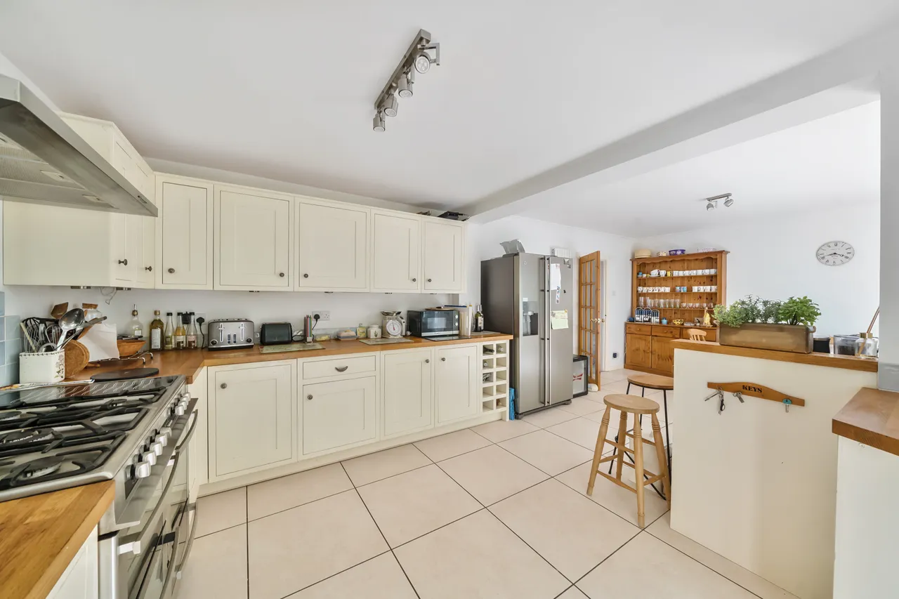 Stoatley Rise, Haslemere, GU27, photo 2
