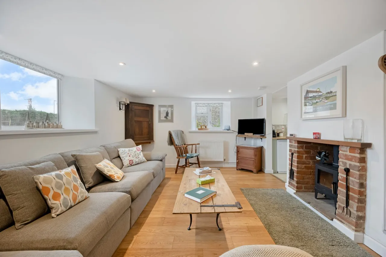 Beautifully Presented Cottage in Burn, photo 8