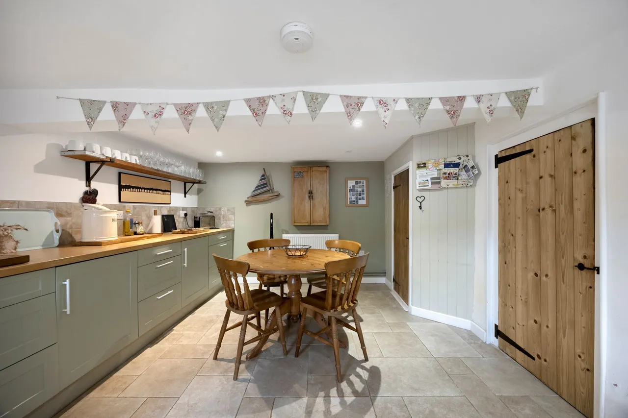 Beautifully Presented Cottage in Burn, photo 7