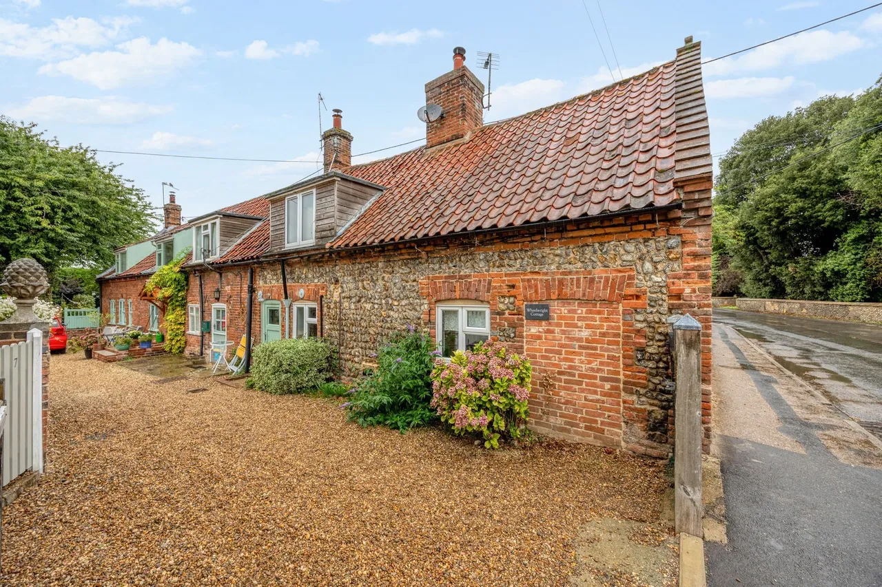 Beautifully Presented Cottage in Burn, photo 3