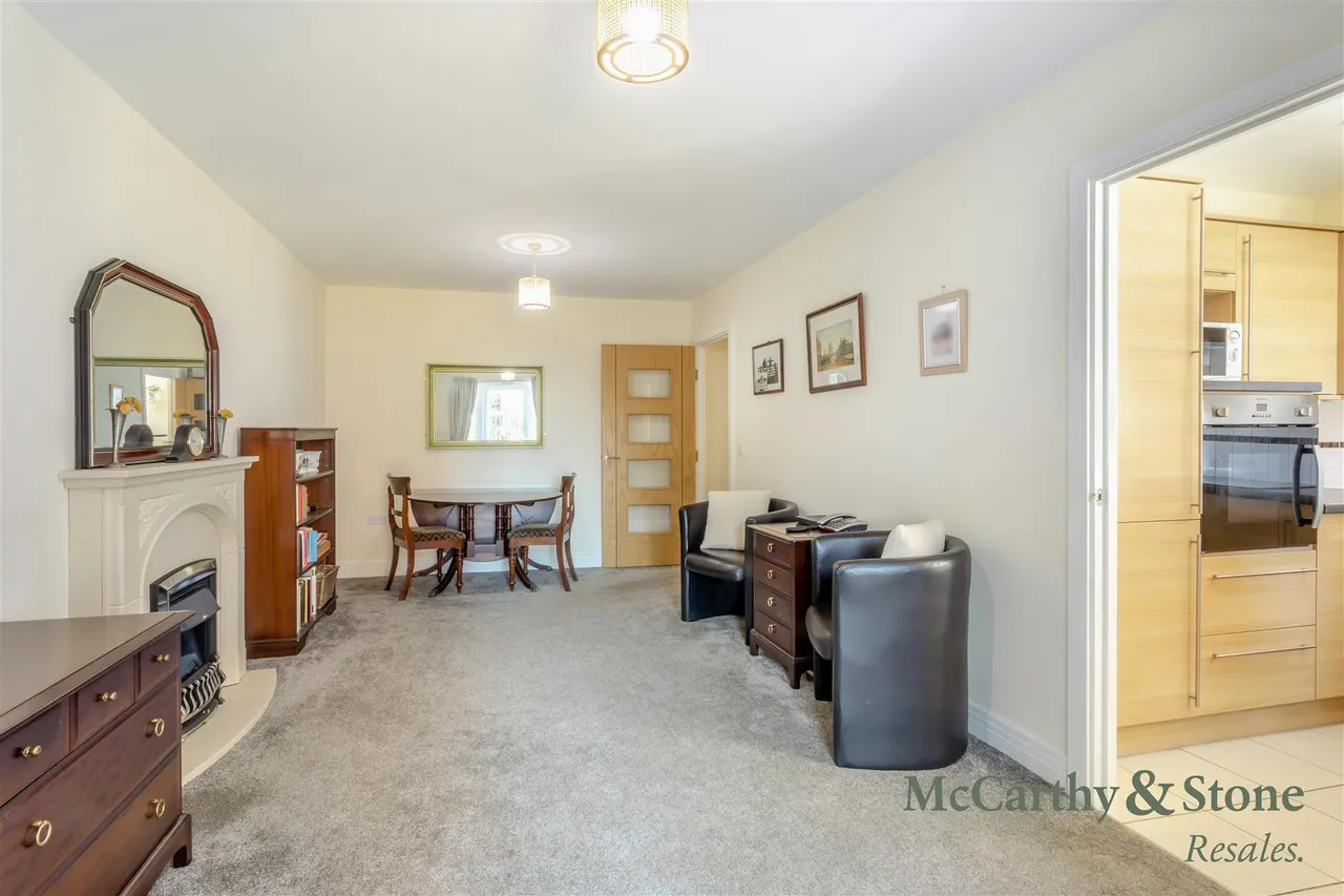 Tresham Close, Kettering, NN15, photo 5