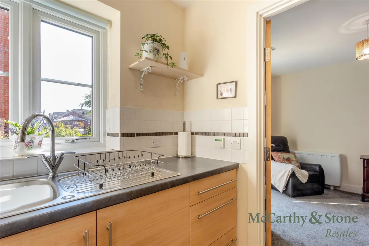 Tresham Close, Kettering, NN15, photo 8