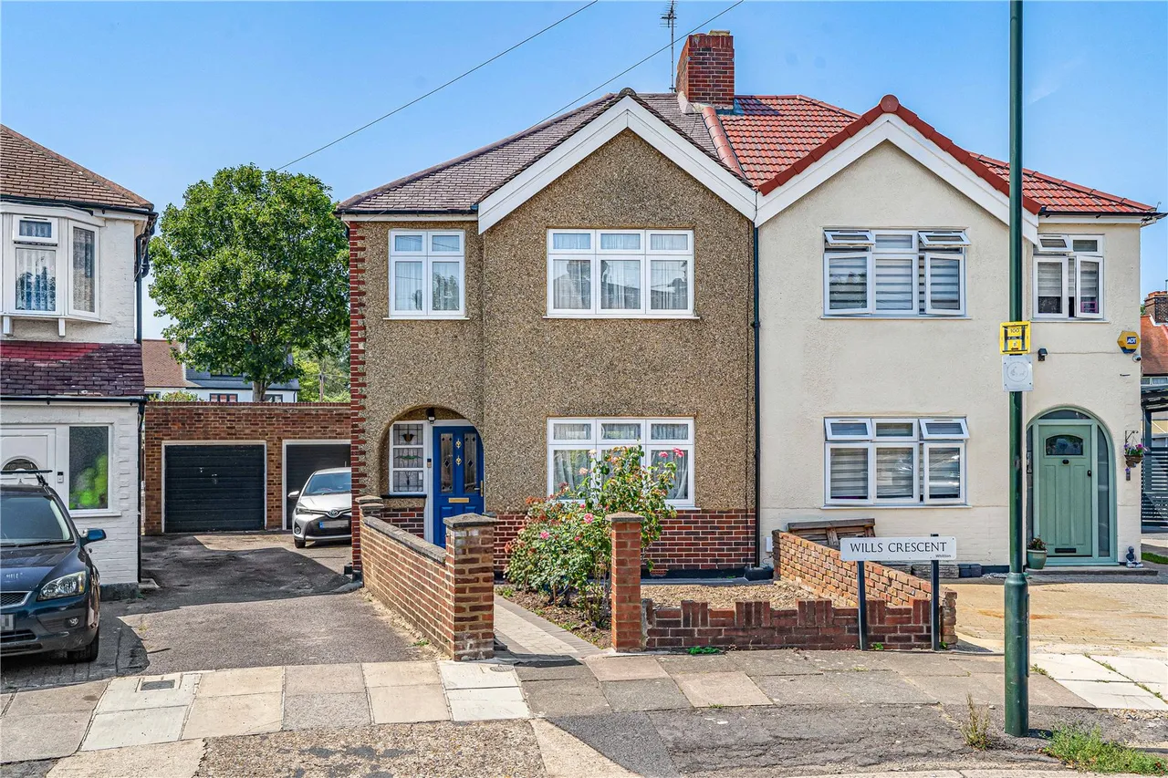 Wills Crescent, Whitton, TW3, photo 22