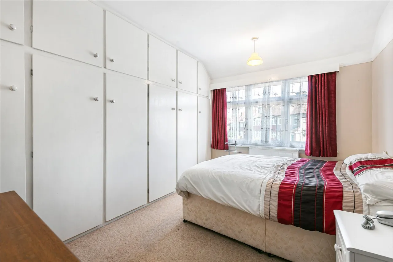 Wills Crescent, Whitton, TW3, photo 4