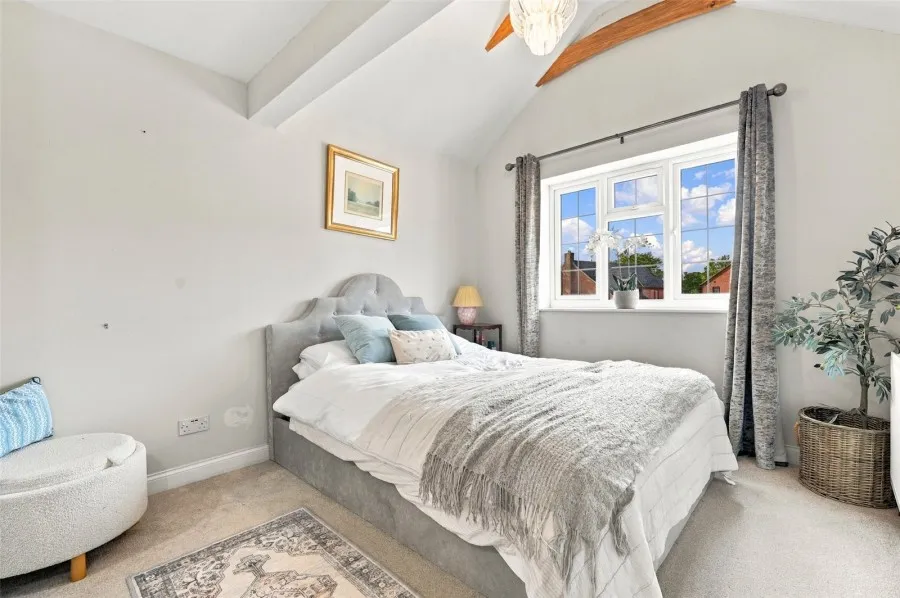 with 3 bedrooms in Bishop's Stortford, CM23, photo 8
