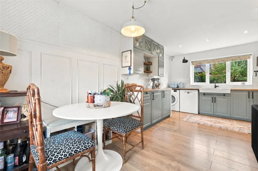 with 3 bedrooms in Bishop's Stortford, CM23, photo 5