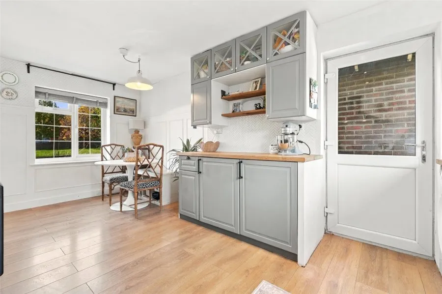 with 3 bedrooms in Bishop's Stortford, CM23, photo 6