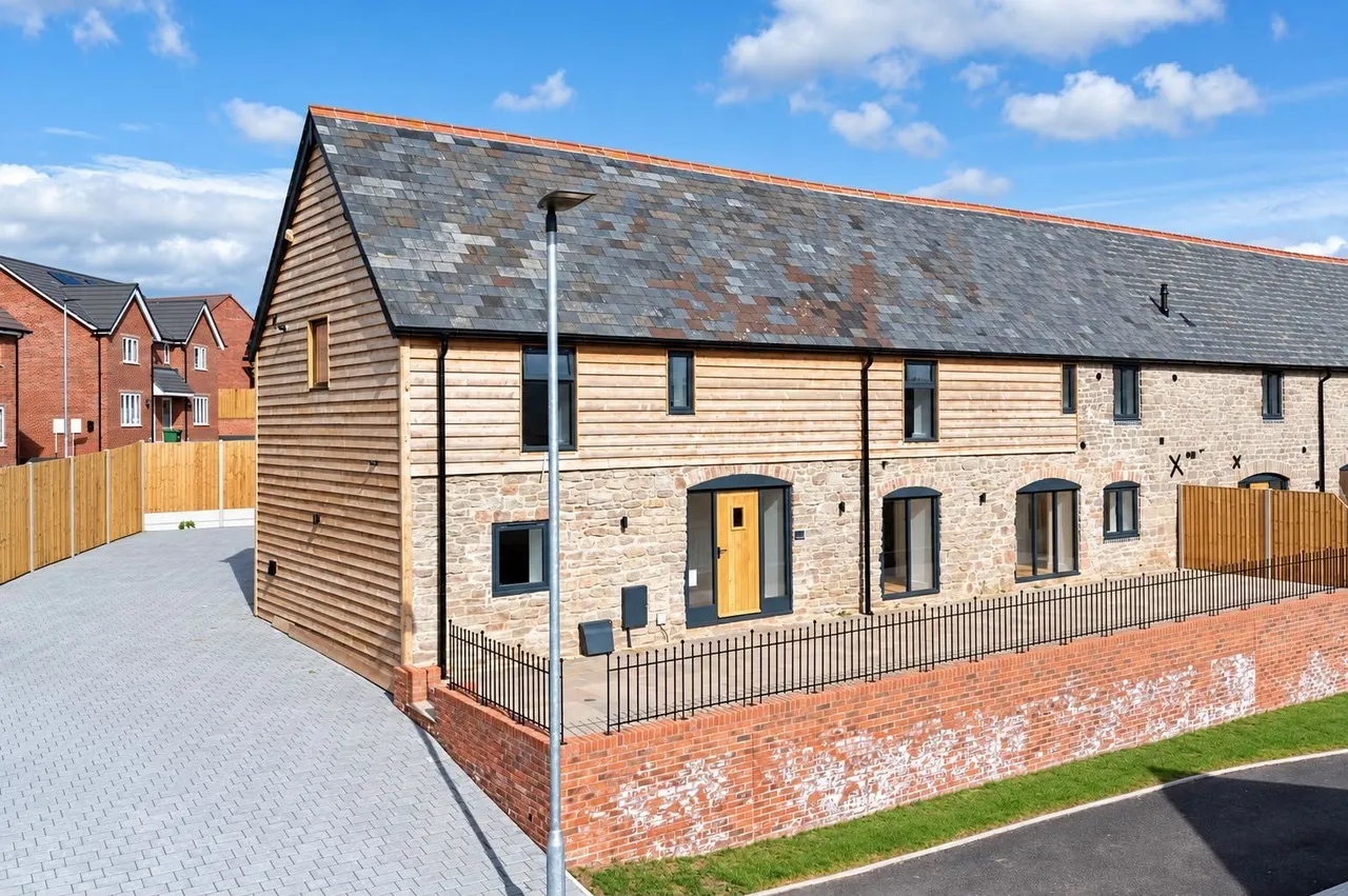 4 bed property for sale, Holmer House Close, Holmer, HR4
