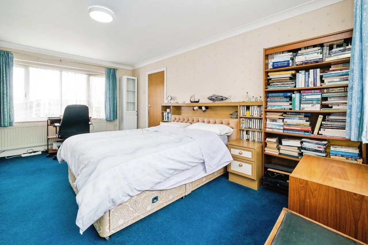 Chase House Gardens, Hornchurch, RM11, photo 26