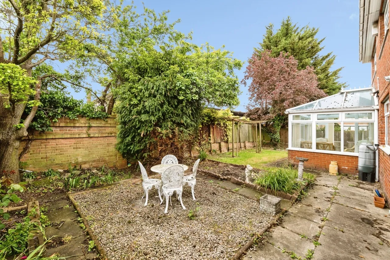 Chase House Gardens, Hornchurch, RM11, photo 35