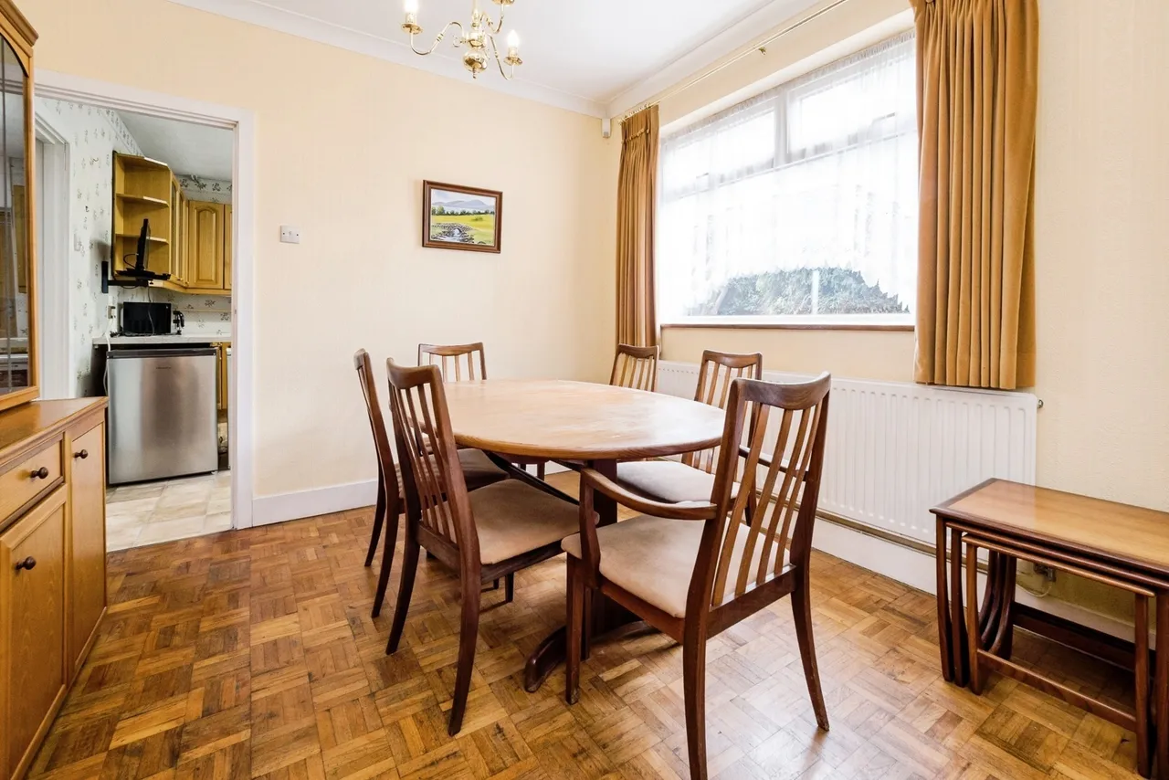 Chase House Gardens, Hornchurch, RM11, photo 6