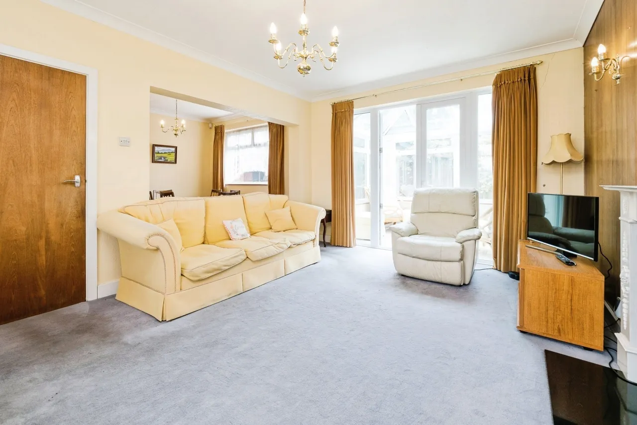 Chase House Gardens, Hornchurch, RM11, photo 7