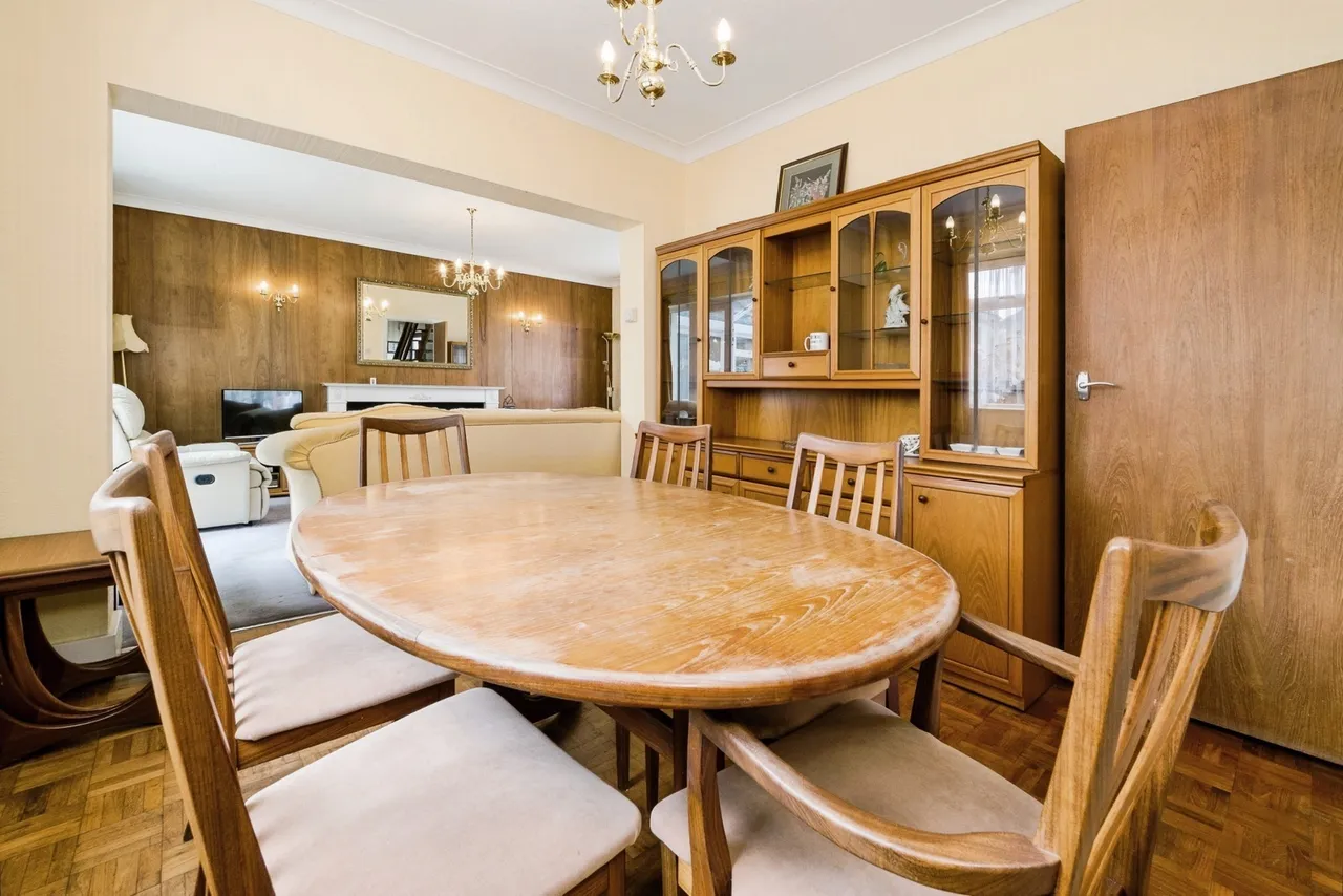 Chase House Gardens, Hornchurch, RM11, photo 16