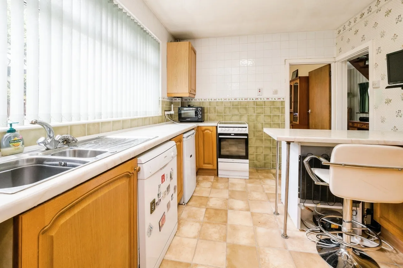 Chase House Gardens, Hornchurch, RM11, photo 13