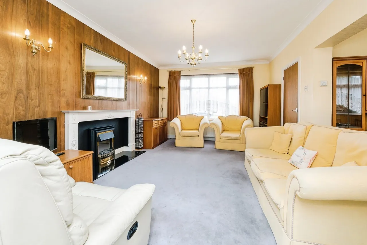 Chase House Gardens, Hornchurch, RM11, photo 12