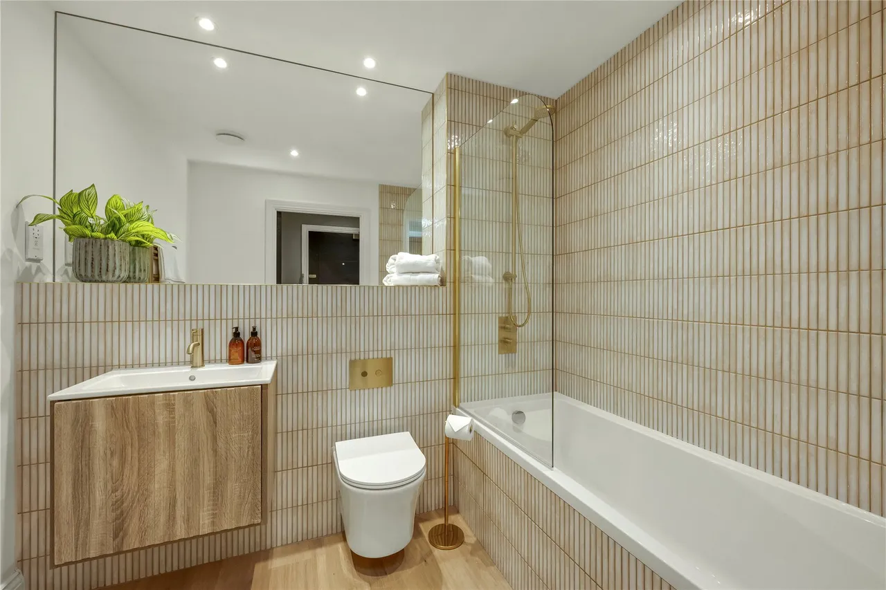 Brooklands Road, Weybridge, KT13, photo 11