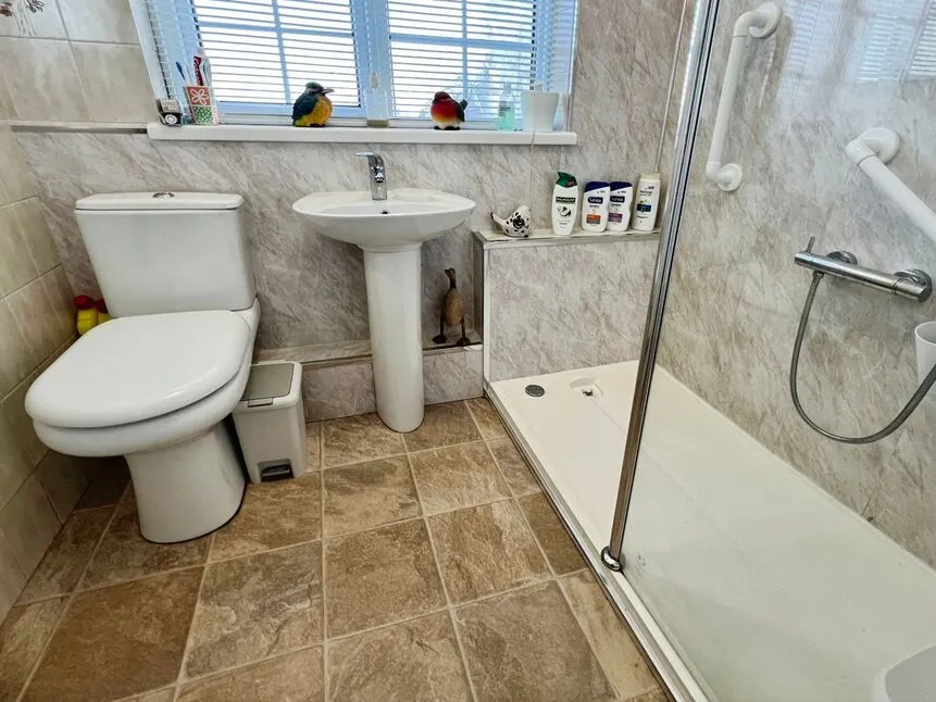Netherlands Avenue, Odsal, West Yorkshire, BD12, photo 9