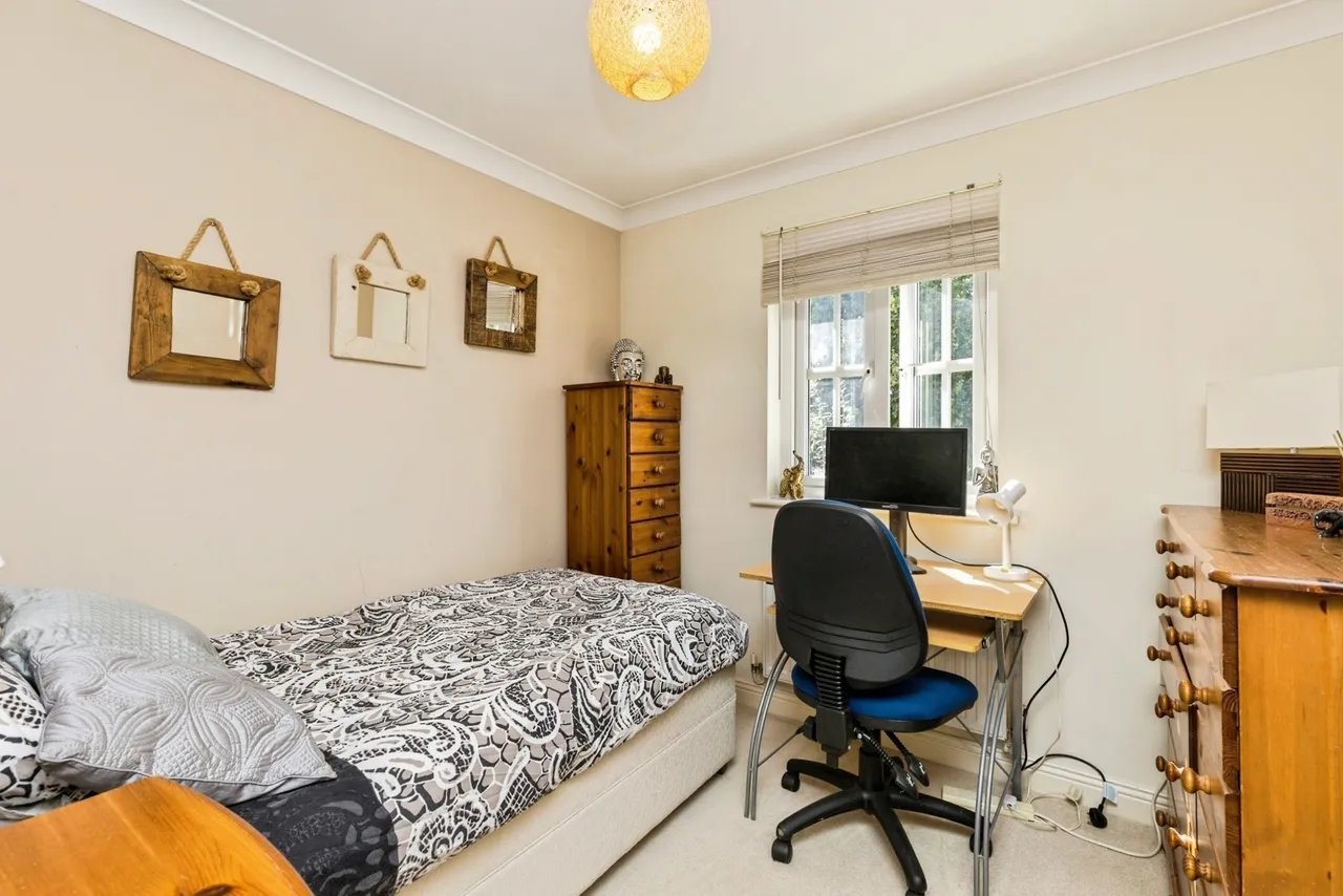 Trist Way, Ifield, RH11, photo 15