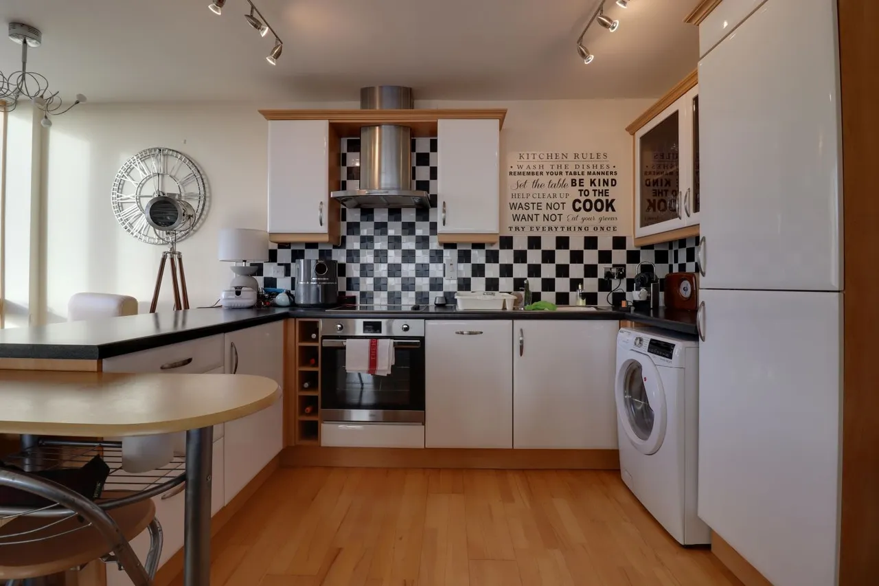 Esplanade House Esplanade, Porthcawl, CF36, photo 11