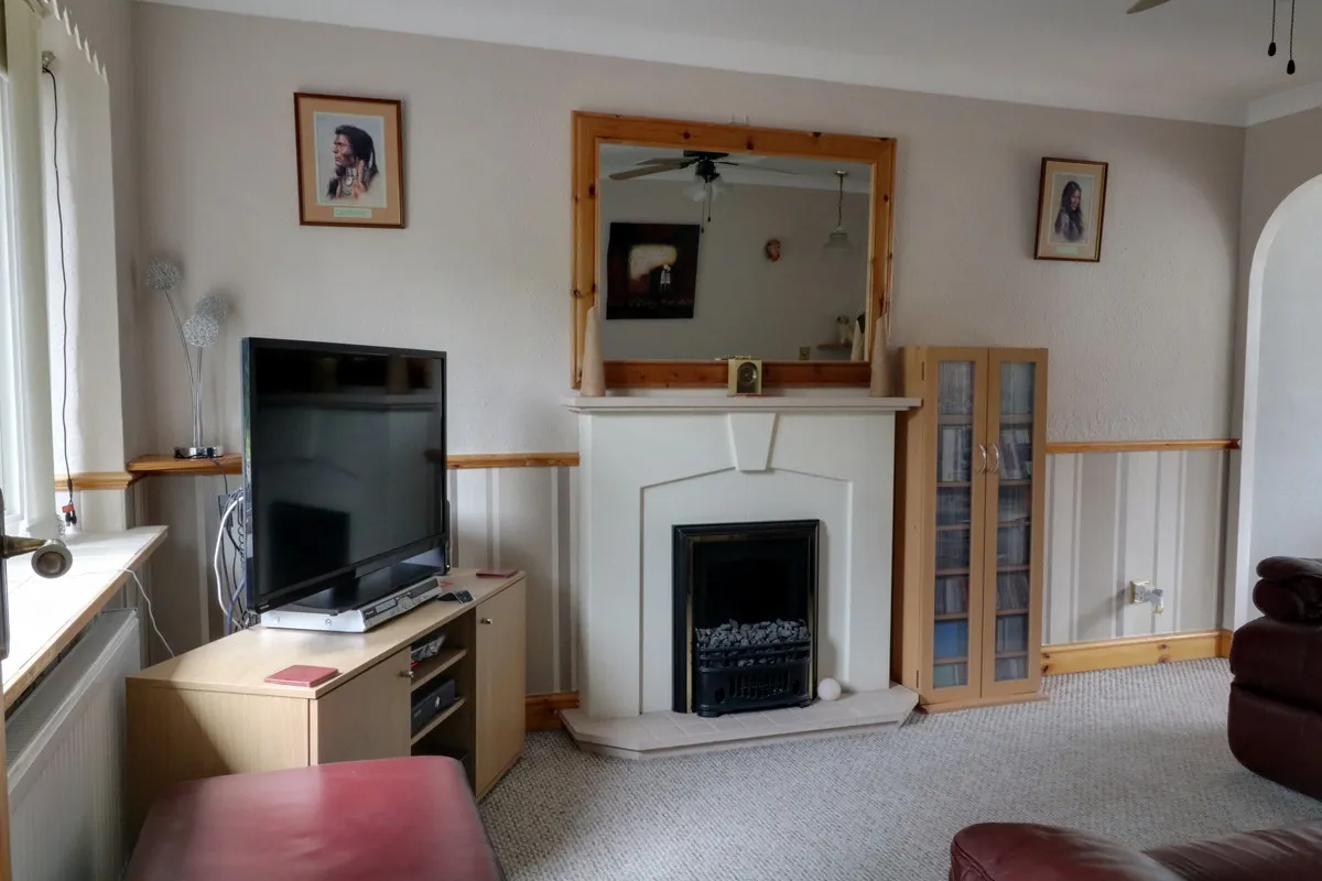 Clares Lane Close, Telford, photo 4