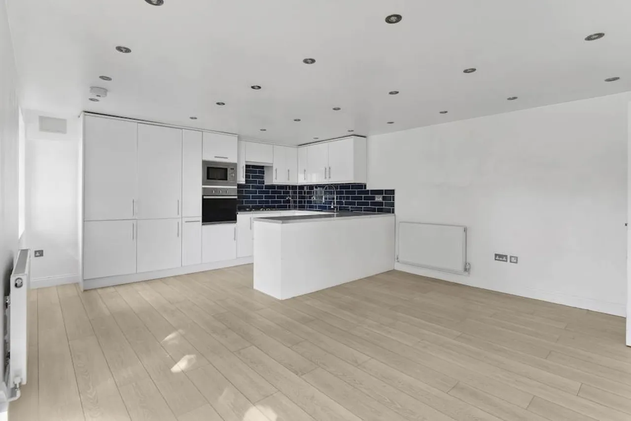 2 bed flat to rent — Cypress Road, Upper Norwood