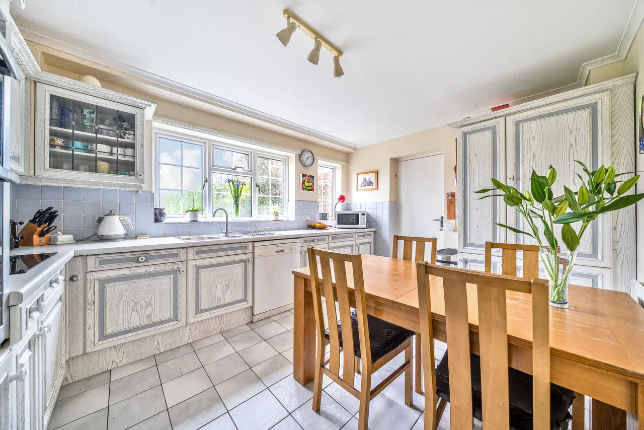 Fratton House The Street, North Warnborough, Hook, RG29 1BL, photo 4