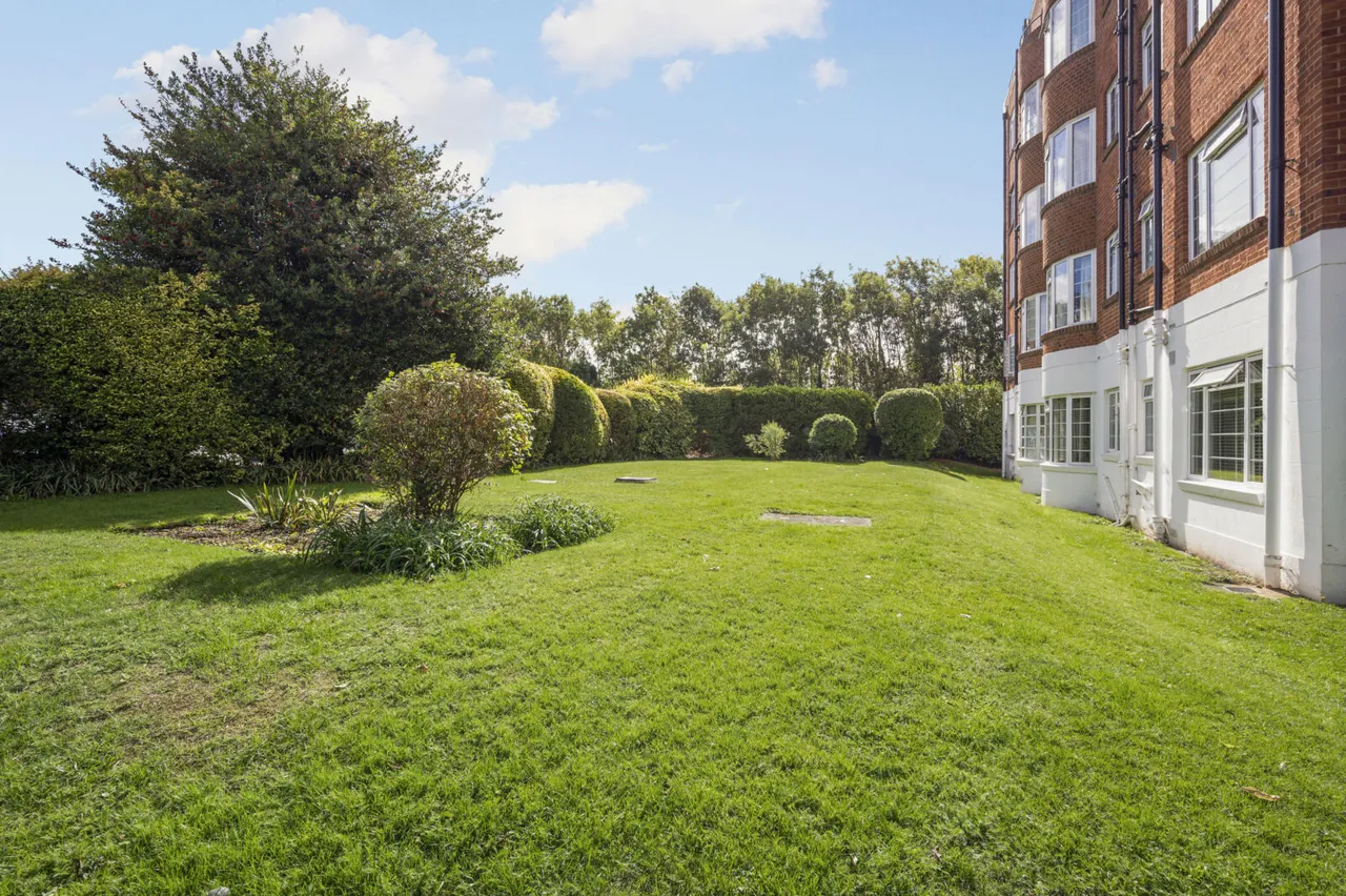 Wyke Road, Raynes Park, SW20, photo 9