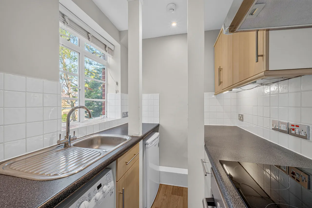 Wyke Road, Raynes Park, SW20, photo 2