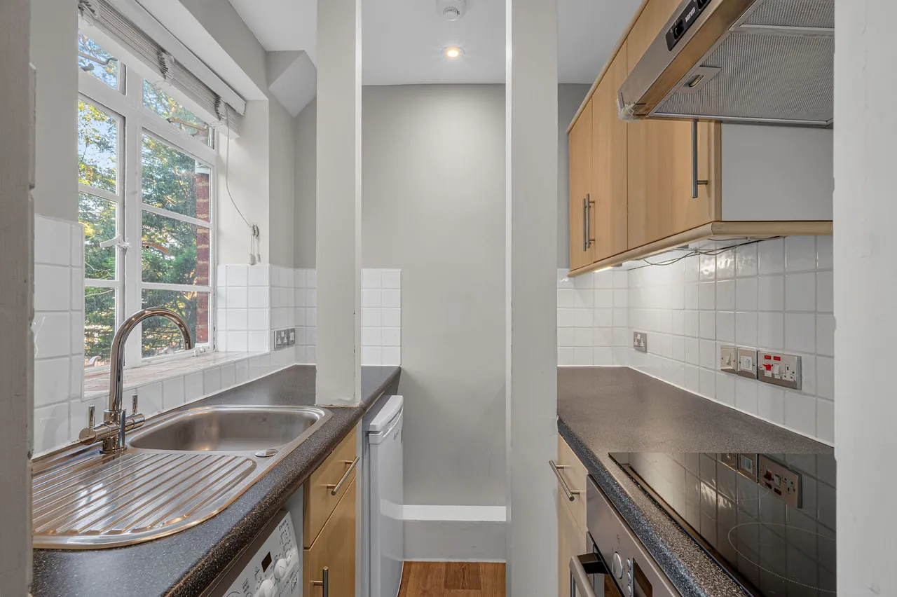 Wyke Road, Raynes Park, SW20, photo 10