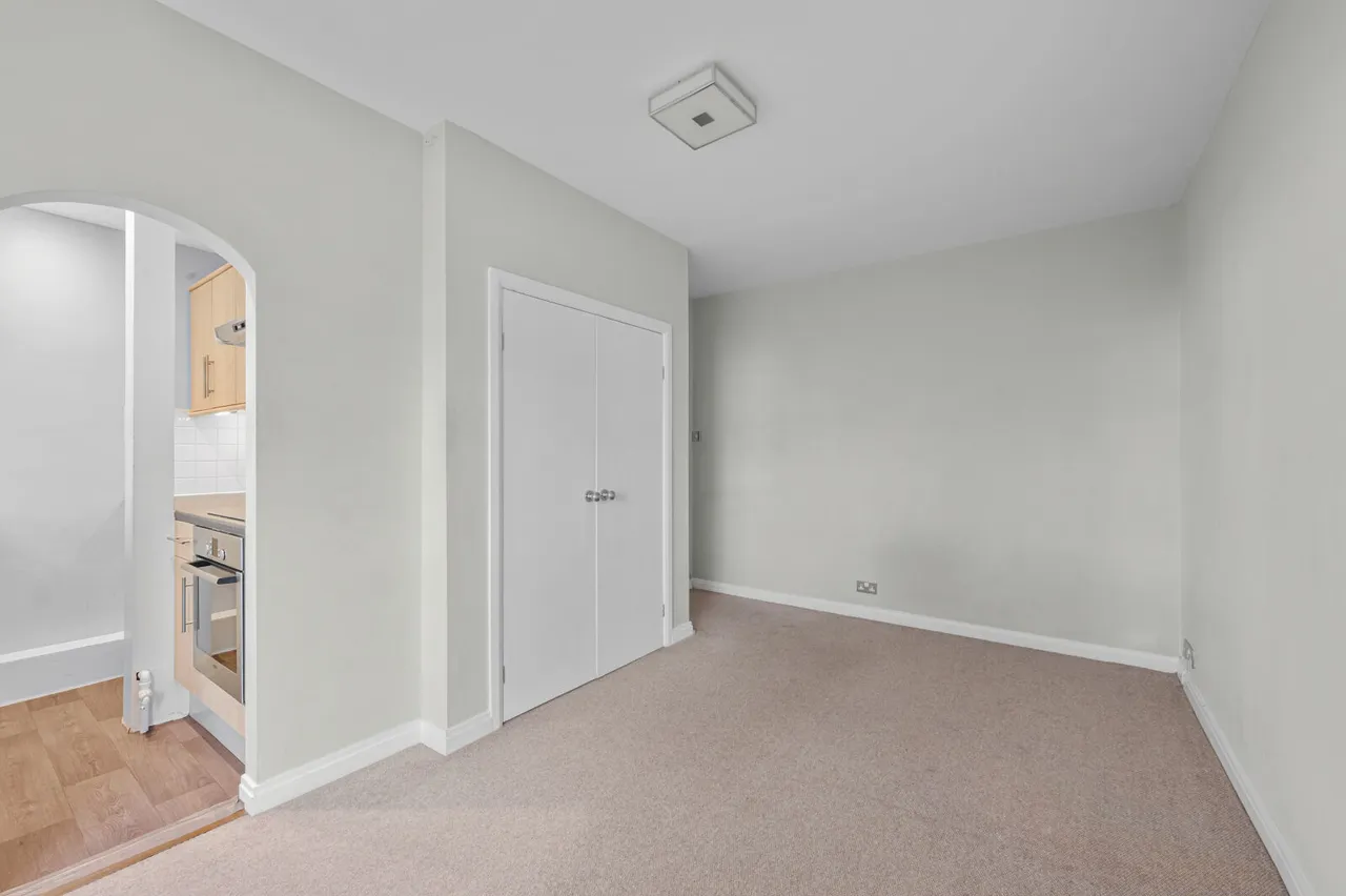 Wyke Road, Raynes Park, SW20, photo 5