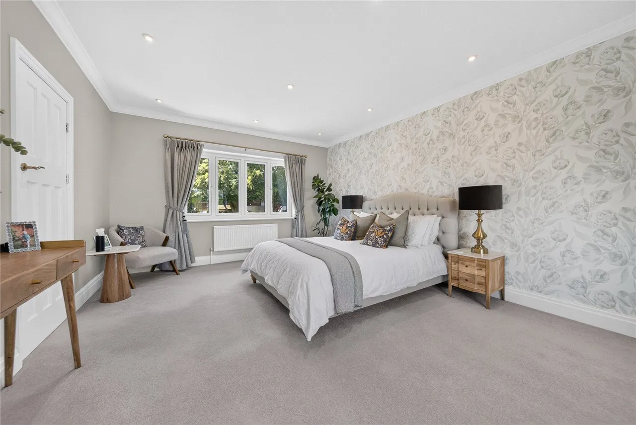 Breary Lane, Bramhope, LS16, photo 11