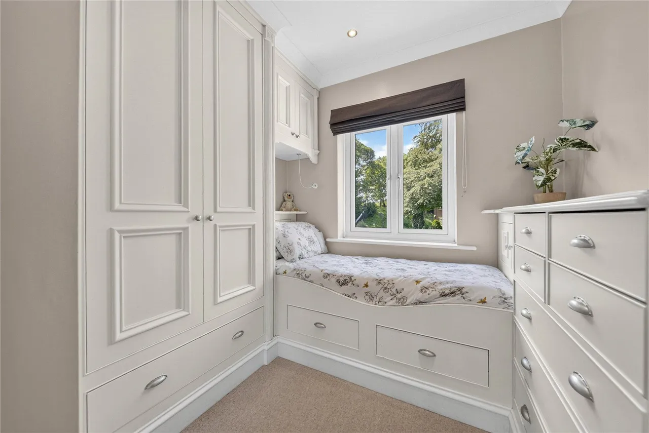 Breary Lane, Bramhope, LS16, photo 15