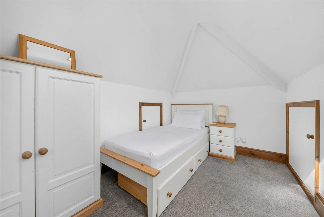 Breary Lane, Bramhope, LS16, photo 18