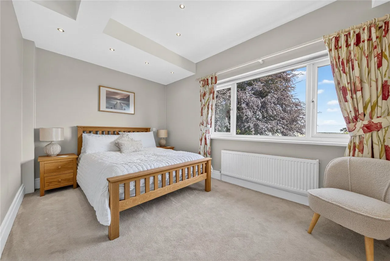Breary Lane, Bramhope, LS16, photo 12