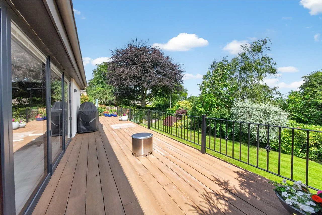 Breary Lane, Bramhope, LS16, photo 25