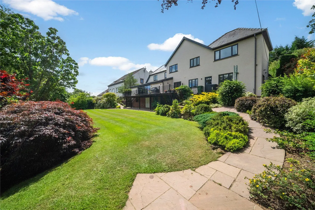 Breary Lane, Bramhope, LS16, photo 21