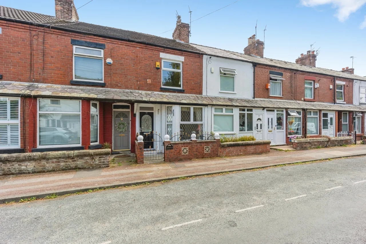 2 bed house for sale — Kelsall Street, Sale, Greater Manchester, M33