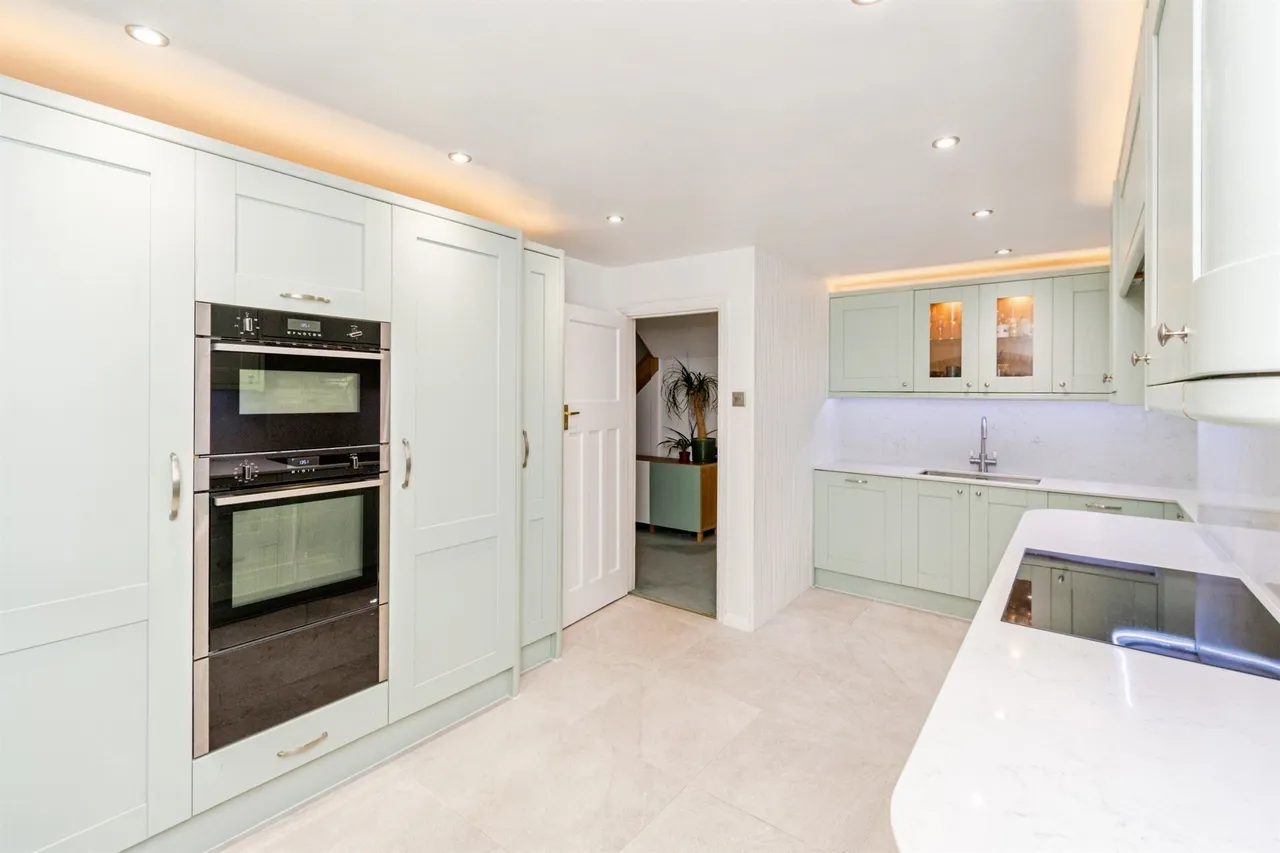 Bassett Crescent West, Southampton, SO16, photo 7