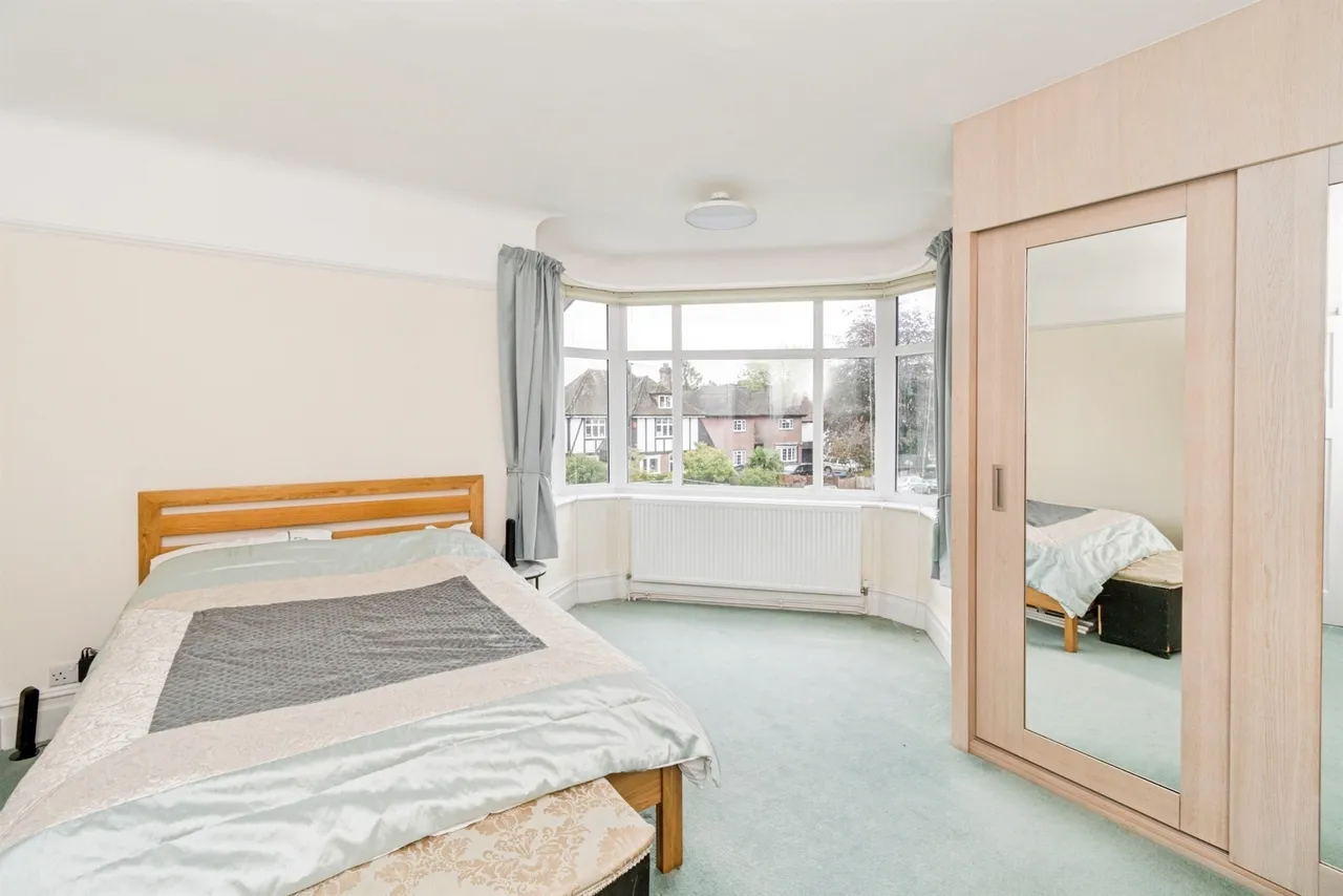 Bassett Crescent West, Southampton, SO16, photo 13