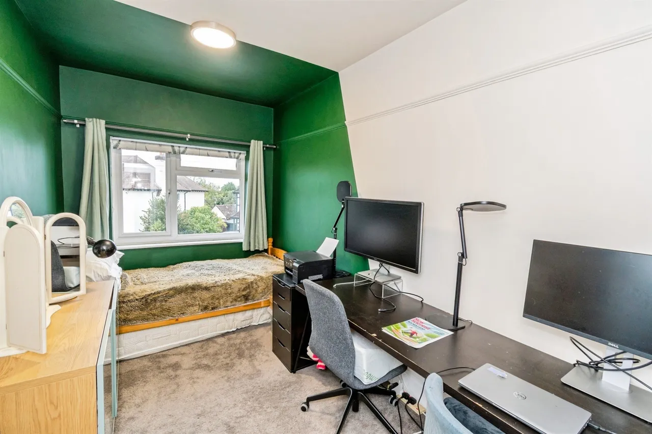 Bassett Crescent West, Southampton, SO16, photo 18