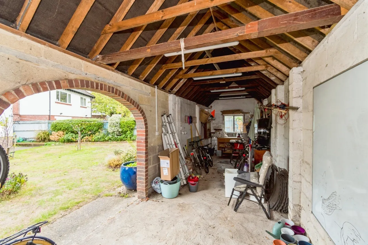 Bassett Crescent West, Southampton, SO16, photo 23