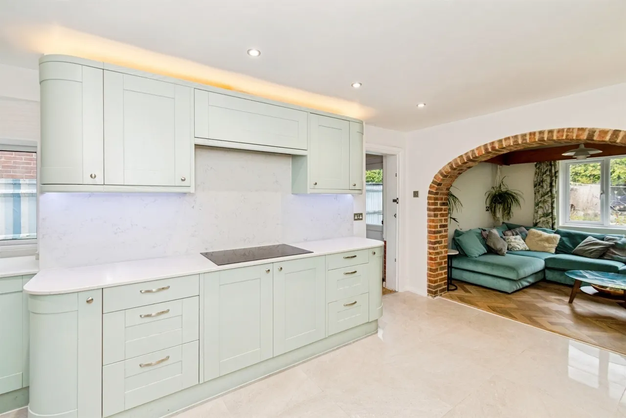 Bassett Crescent West, Southampton, SO16, photo 8
