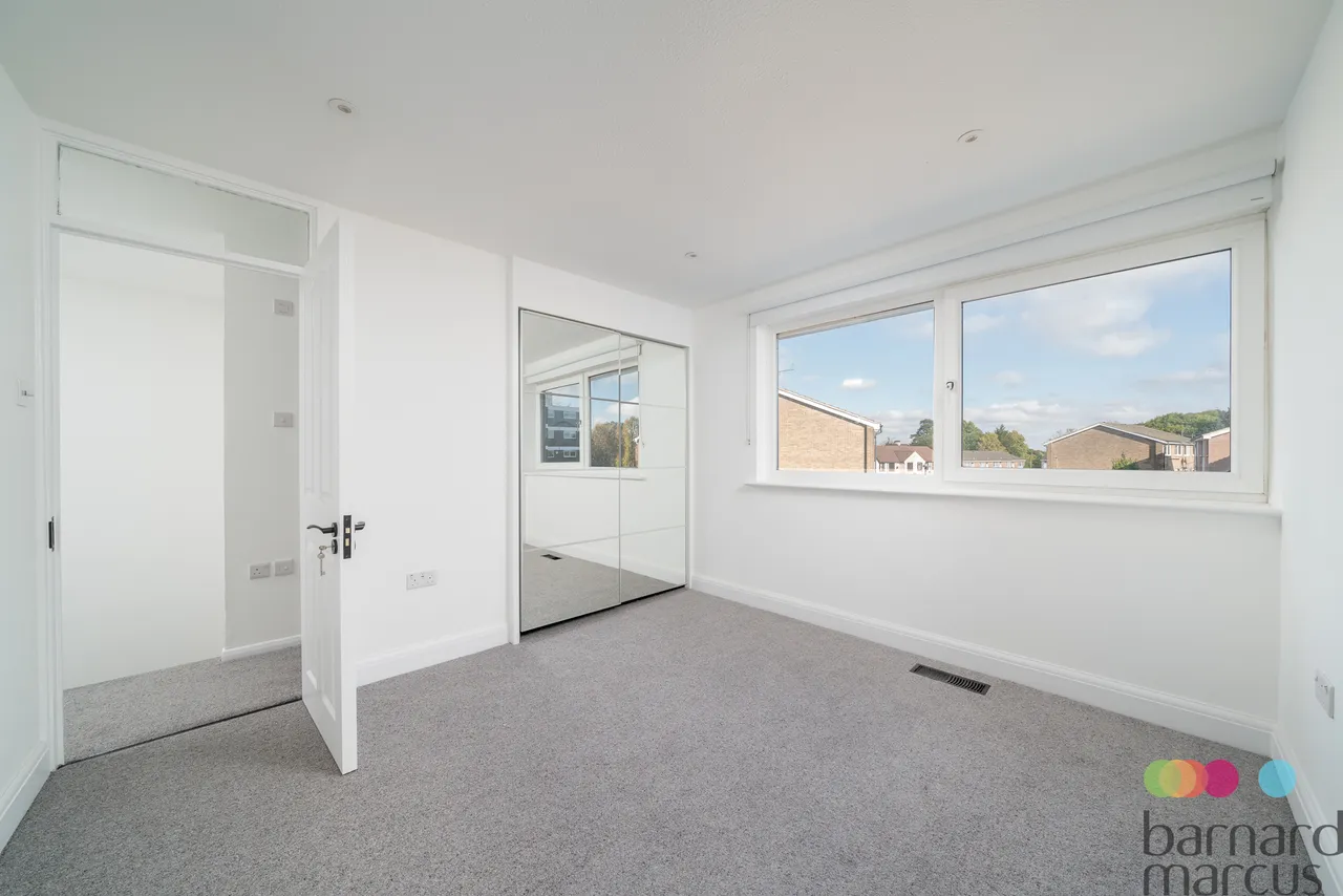 Oxford Gardens, London, N20, photo 12