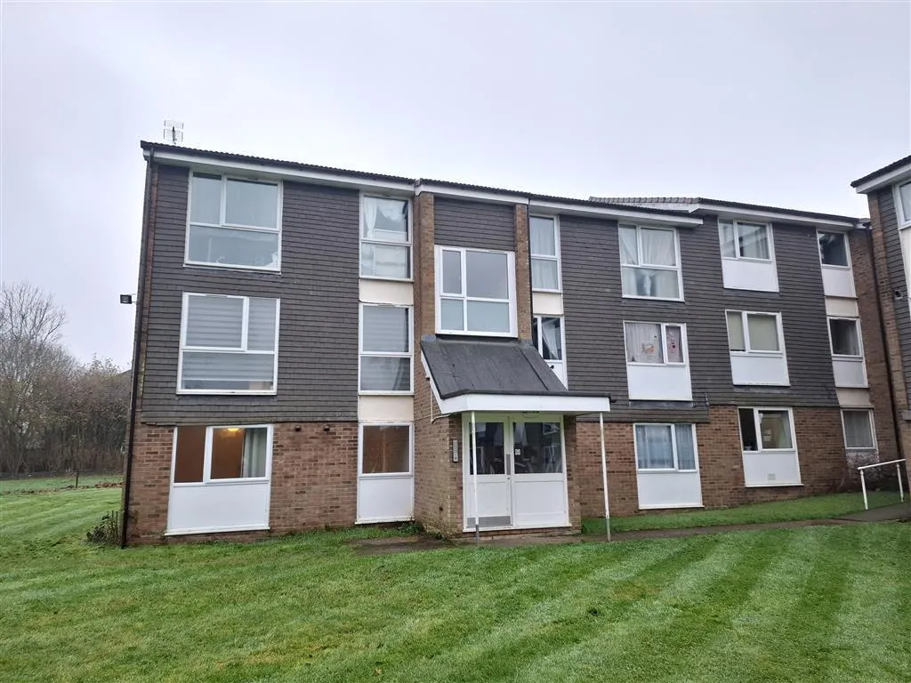 2 bed flat to rent, Cuffley Court, Hemel Hempstead, HP2